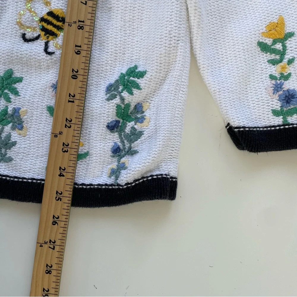 Quacker Factory Women's White Black Bumblebee Sequin Knitted Cardigan Size 1X - Picture 6 of 8